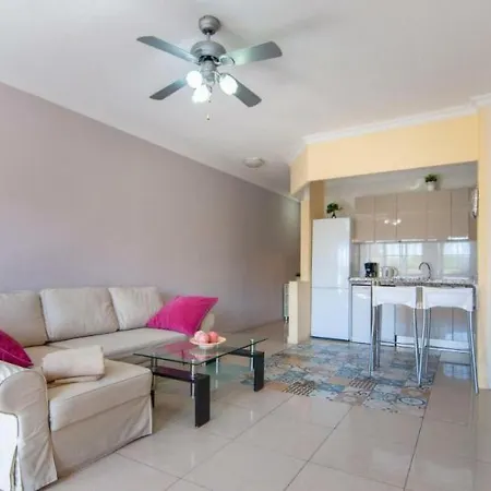 1 Bedroom Cristianos Vistas Apartment Los Cristianos (Tenerife)